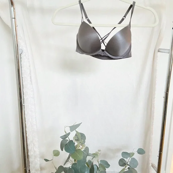 Victoria Secret Bombshell bra bundle 🤍🤎🖤 - Picture 4 of 5